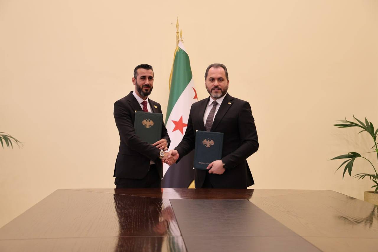 توقيع مذكرة تفاهم بين هيئة التخطيط والإحصاء ووزارة السياحة لبناء الخطط التنموية والاستثمارية في المجال السياحي